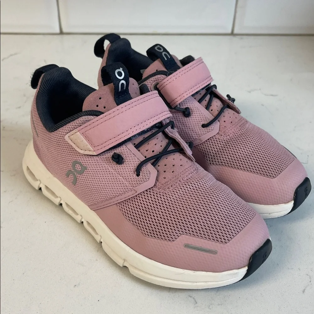 On Running Cloud Play Kids Athletic Shoes Size 13 Zephyr / White Girls Trainers - Picture 12 of 17